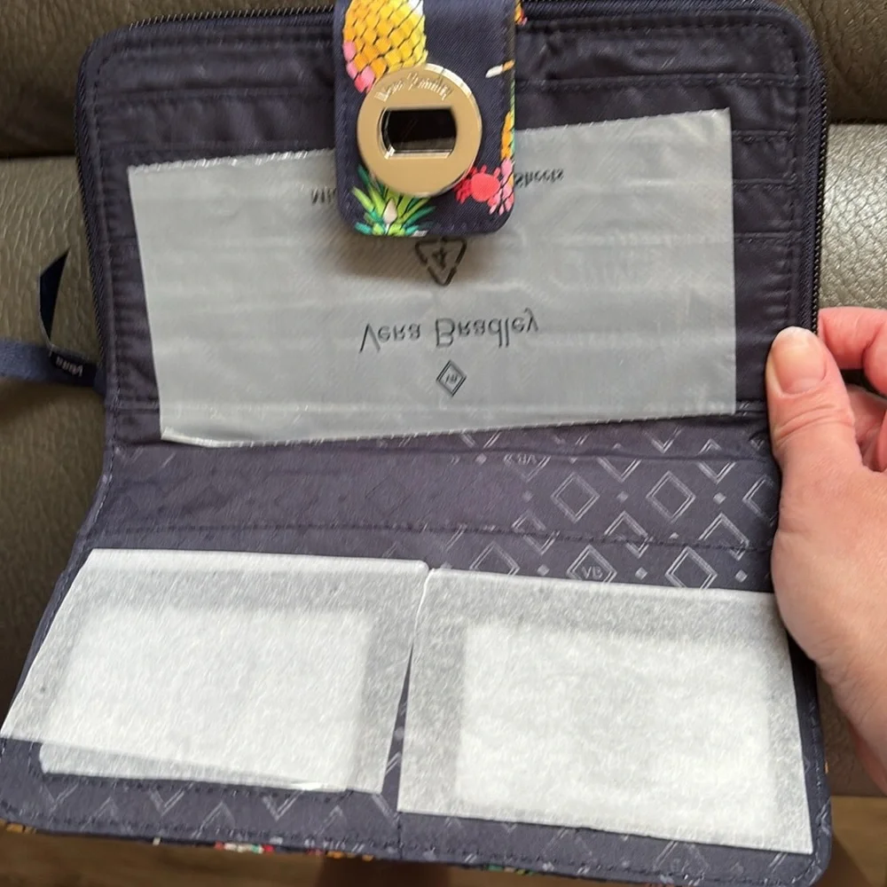 Vera Bradley toucan party RFID Turnlock wallet - Picture 5 of 10